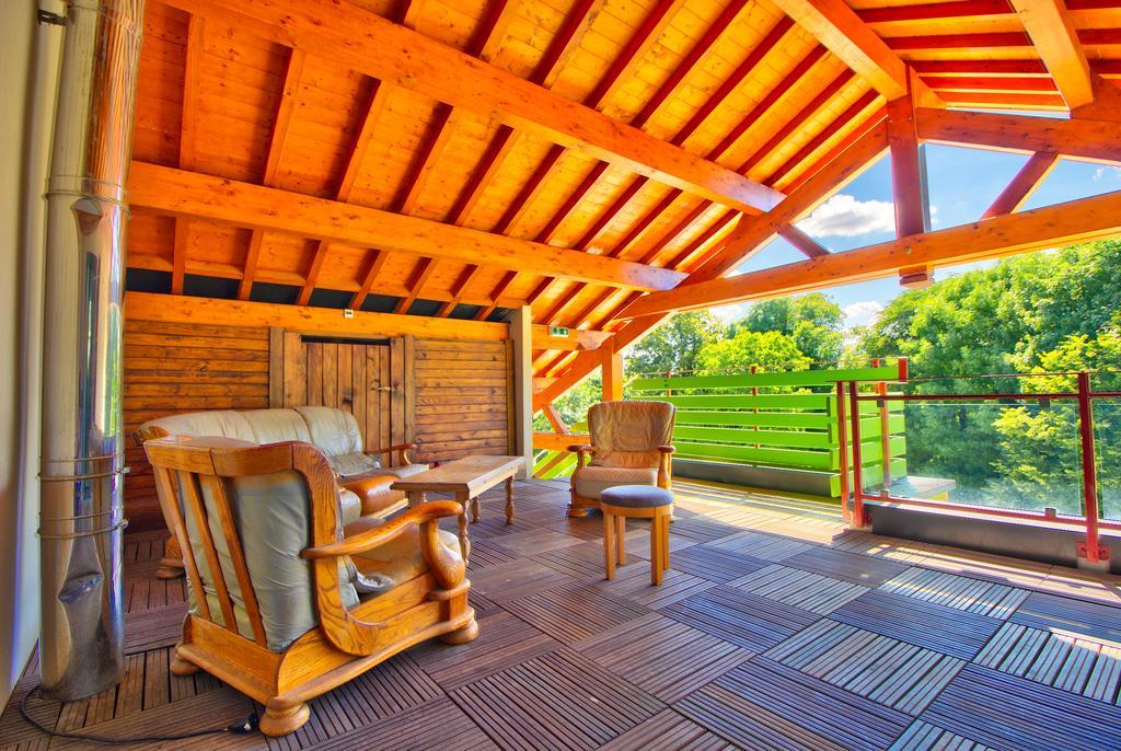 Logis Hotel Restaurant Le Chalet Du Mont Roland Sampans Exterior photo