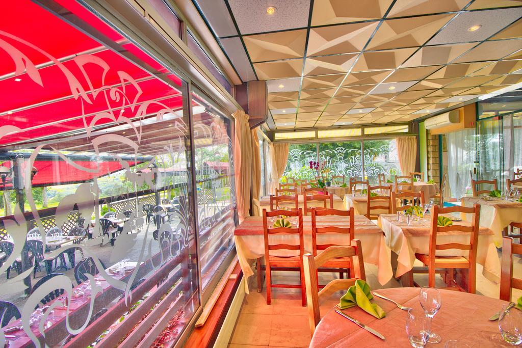 Logis Hotel Restaurant Le Chalet Du Mont Roland Sampans Exterior photo